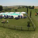 Tenuta Tredici Ulivi - & Glamping アパート セニガッリア